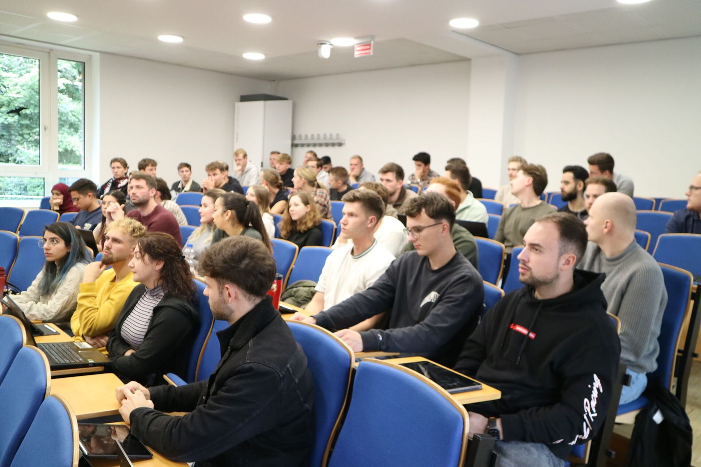 Studierende im Hörsaal des Instituts für Technische Betriebswirtschaft der FH Münster.